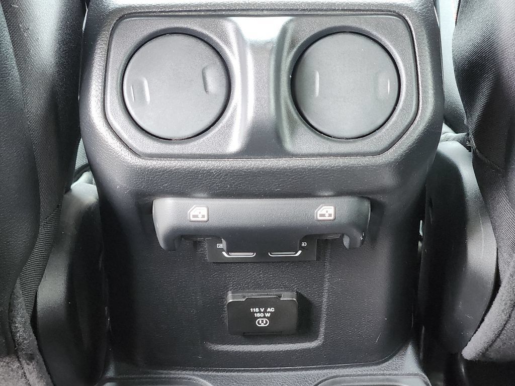 Used 2023 Jeep Wrangler Unlimited Rubicon w/ Cold Weather Group AWD/4WD image 34