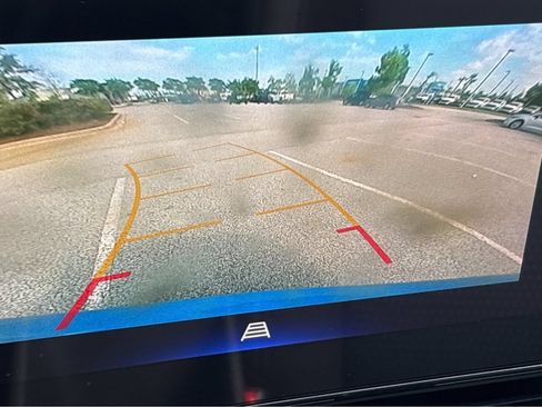 Used 2025 Chevrolet Trax LT FWD image 15