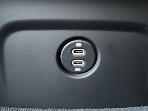 New 2026 Porsche Macan image 45