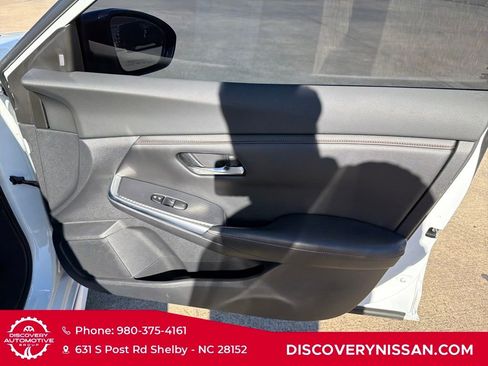 Certified 2020 Nissan Sentra SR w/ Lighting Package image 37