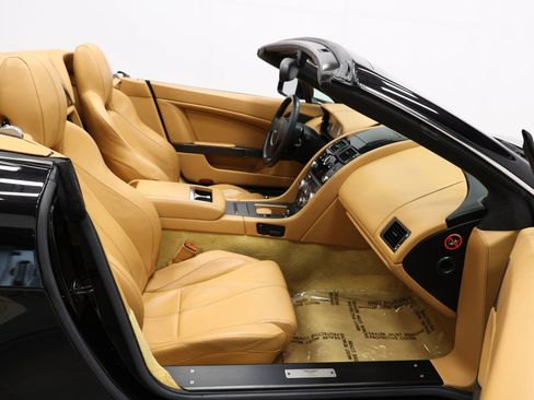 Used 2012 Aston Martin V8 Vantage V8 Convertible 2D image 65