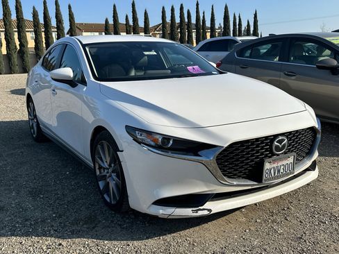 Used 2019 MAZDA MAZDA3 w/Preferred Pkg image 2