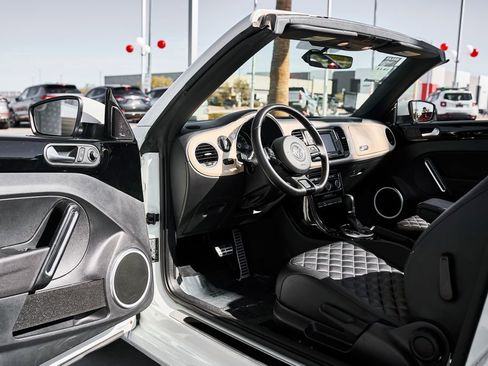 Used 2019 Volkswagen Beetle 2.0T Final Edition SEL FWD image 14