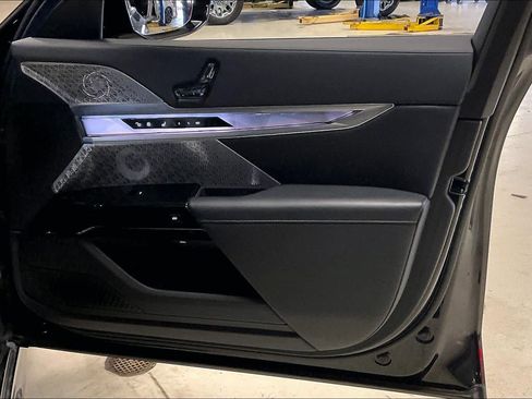 Certified 2023 BMW 760i xDrive 760i xDrive w/ Executive Package image 21