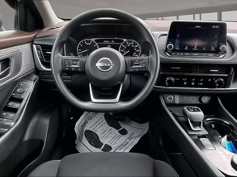 Used 2023 Nissan Rogue S AWD/4WD image 5