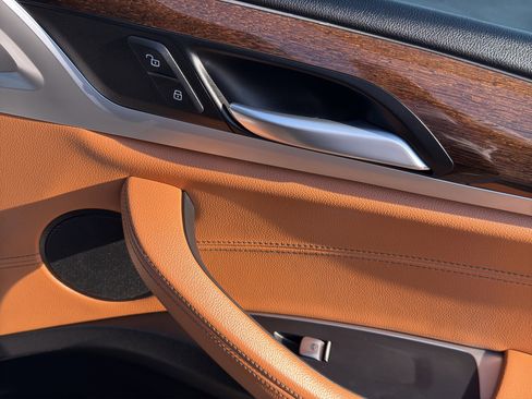 Used 2021 BMW X3 xDrive30i w/ Convenience Package image 17