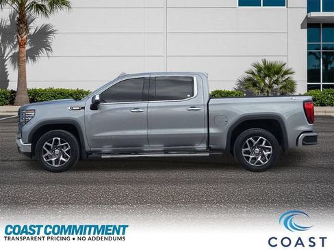 Used 2023 GMC Sierra 1500 SLT w/ SLT Premium Package AWD/4WD image 9