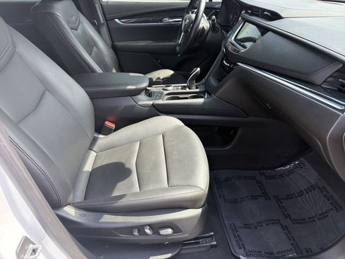 Used 2021 Cadillac XT5 Premium Luxury FWD image 14