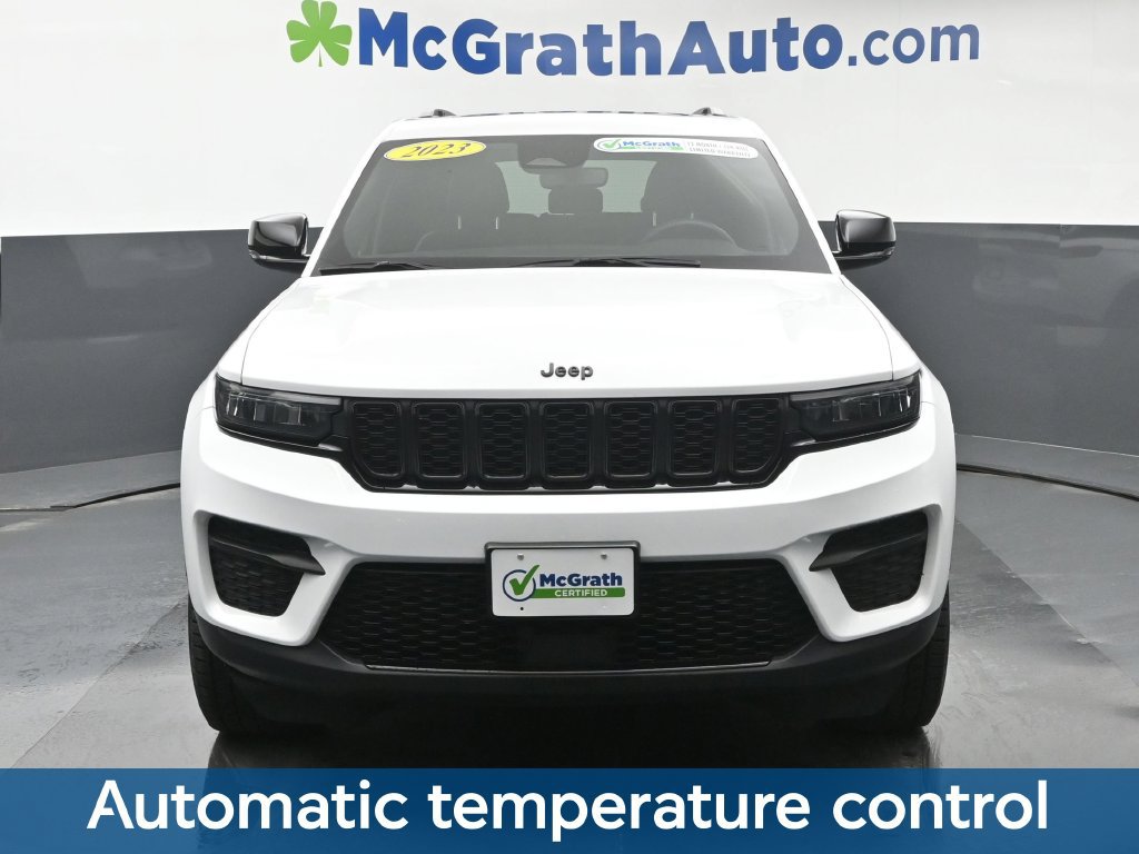 Used 2023 Jeep Grand Cherokee Altitude AWD/4WD image 7