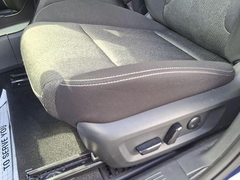Used 2024 Nissan Rogue SV FWD image 18
