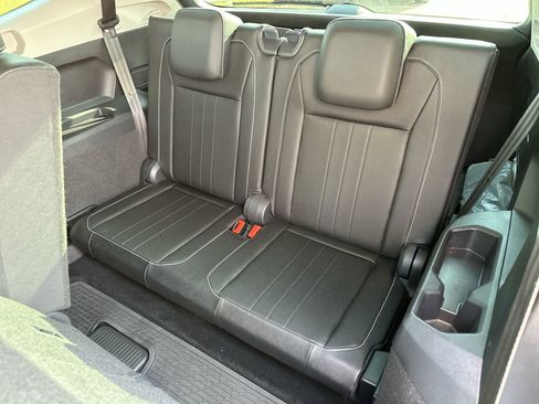Used 2023 Volkswagen Tiguan SE FWD image 23