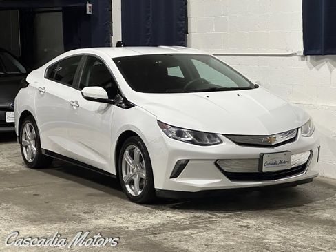 Used 2018 Chevrolet Volt LT FWD image 1