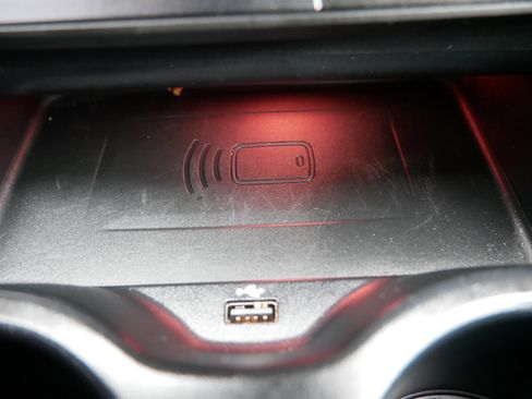 Used 2022 BMW 530i xDrive 530i xDrive w/ M Sport Package image 31