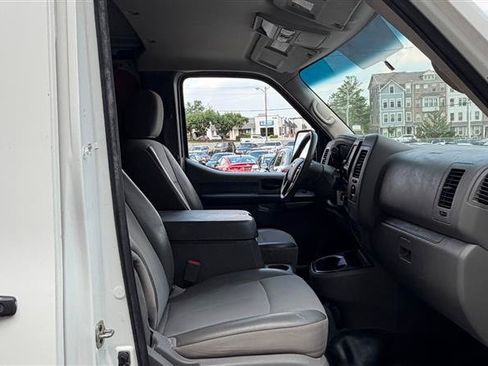 Used 2020 Nissan NV 2500 SV RWD image 12