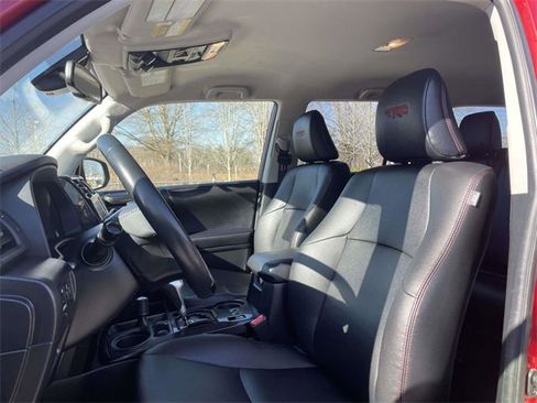 Used 2024 Toyota 4Runner TRD Off-Road Premium image 19