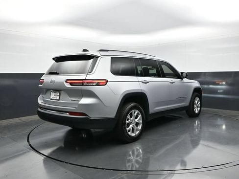 Used 2023 Jeep Grand Cherokee L Limited AWD/4WD image 8
