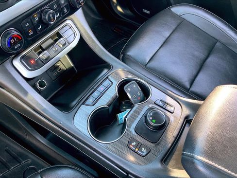 Used 2020 GMC Acadia SLT w/ Premium Package image 15