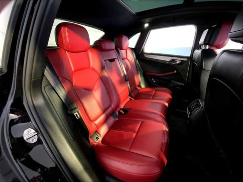 Certified 2024 Porsche Macan S image 23