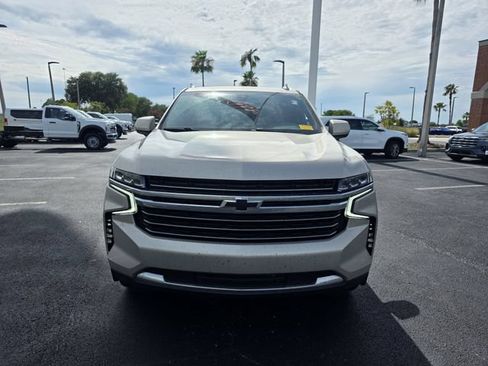 Used 2021 Chevrolet Suburban LT RWD image 3