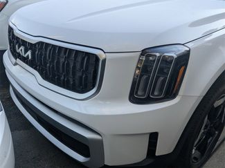 Used 2024 Kia Telluride EX w/ EX Captain's Chair Package video 2