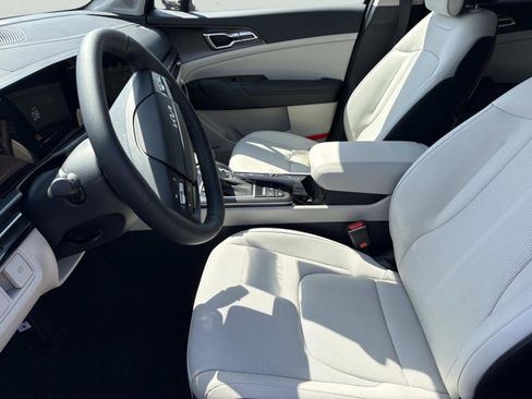 New 2026 Kia Sportage EX FWD image 21