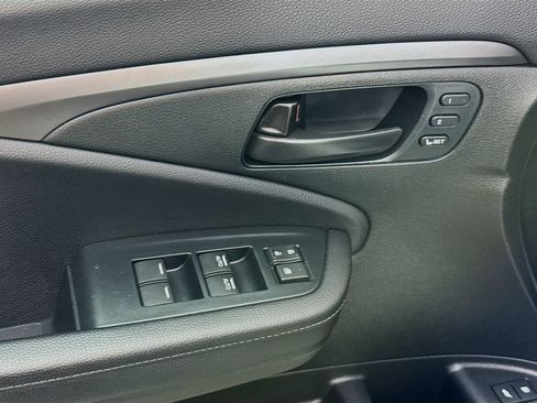 Used 2023 Honda Passport EX-L image 17