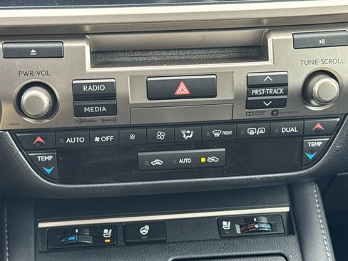 Used 2017 Lexus ES 350 w/ Navigation System Package FWD image 20