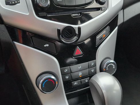 Used 2016 Chevrolet Cruze LT image 28