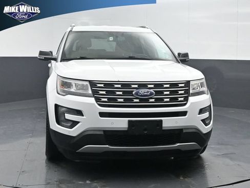 Used 2017 Ford Explorer XLT w/ Equipment Group 202A FWD image 2