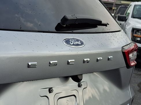 Certified 2023 Ford Escape Active AWD/4WD image 30