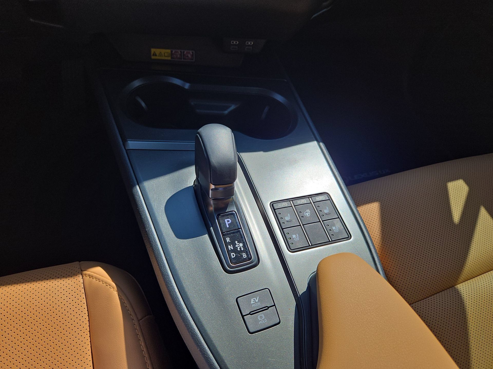 Certified 2025 Lexus UX 300h FWD w/ Accessory Package (Z1) image 22