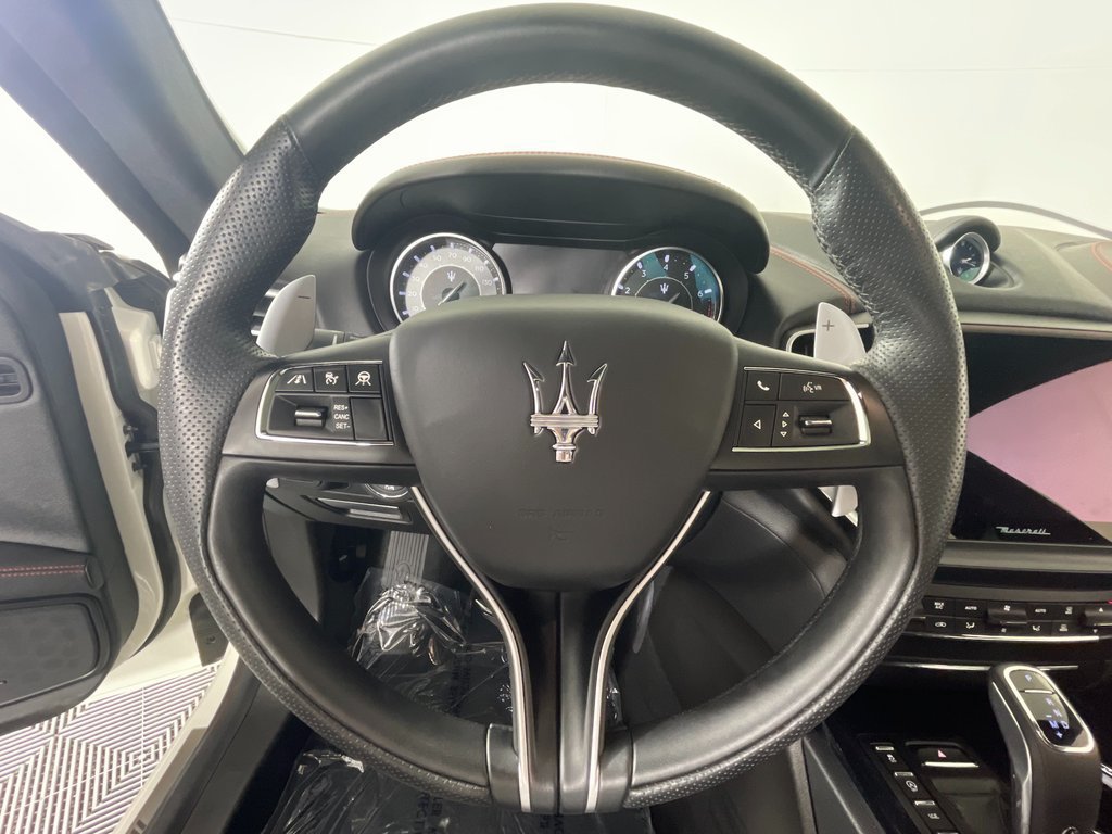 Used 2022 Maserati Ghibli Modena RWD image 19