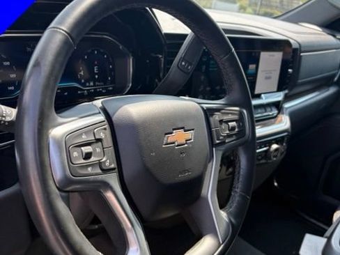 Used 2024 Chevrolet Silverado 1500 LT AWD/4WD image 17