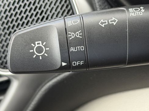 Certified 2023 Kia Soul LX FWD image 25