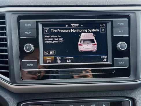 Used 2023 Volkswagen Atlas Cross Sport SE FWD image 29