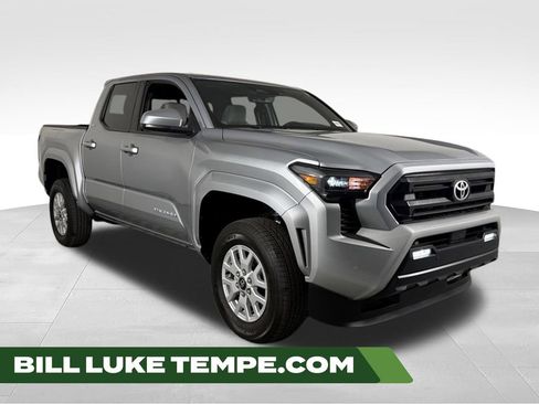 Used 2025 Toyota Tacoma SR5 AWD/4WD image 1