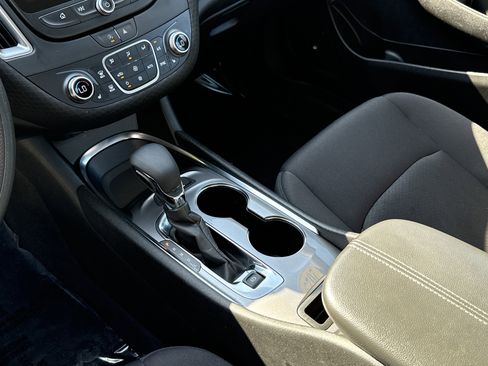 Used 2025 Chevrolet Malibu LT FWD image 26