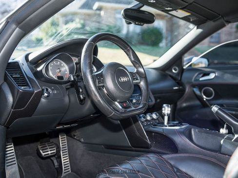 Used 2015 Audi R8 V8 w/ Full Leather Package image 32