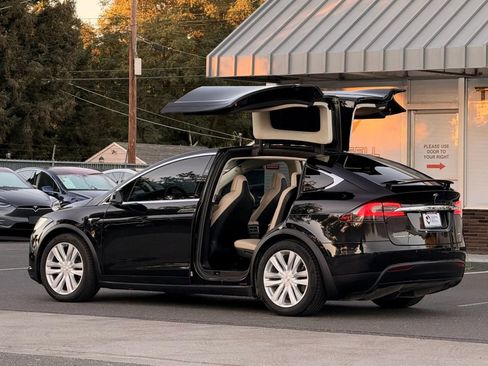 Used 2017 Tesla Model X 100D AWD/4WD image 7