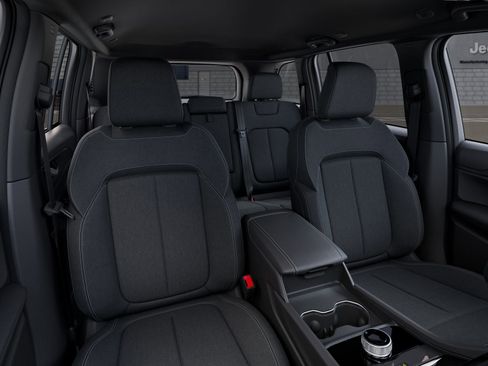 New 2026 Jeep Grand Cherokee 4WD image 25