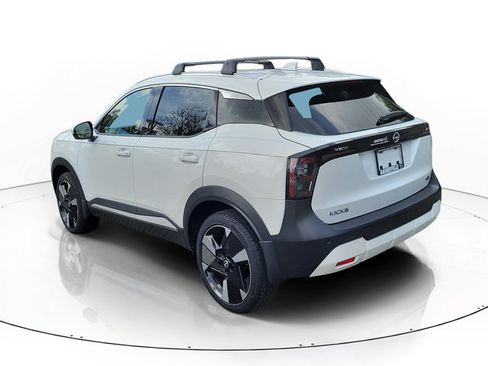 Used 2025 Nissan Kicks SR FWD image 3
