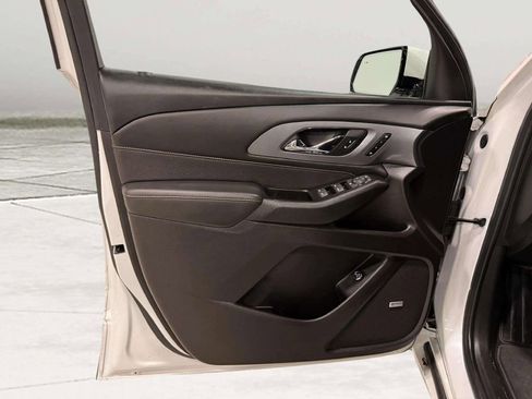 Used 2020 Chevrolet Traverse Premier AWD/4WD image 16