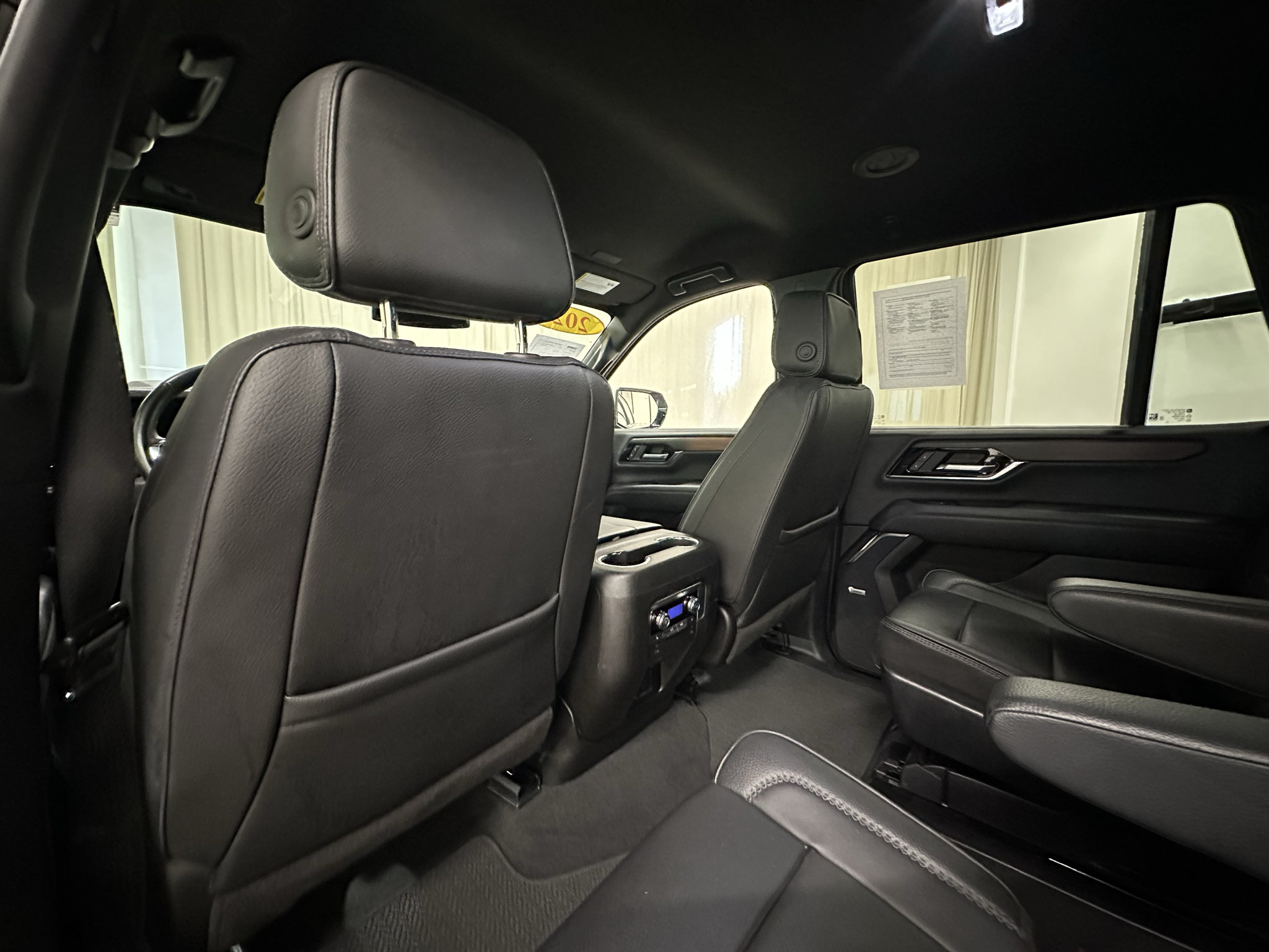 Used 2025 GMC Yukon Denali AWD/4WD image 24