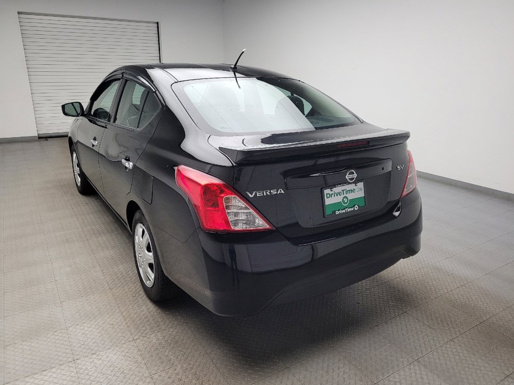 Used 2018 Nissan Versa SV FWD image 5