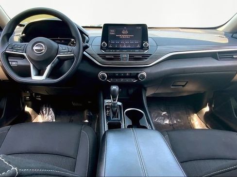 Used 2024 Nissan Altima 2.5 SV image 7