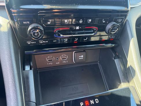 Certified 2024 Jeep Grand Cherokee Limited w/ Luxury Tech Group II image 25