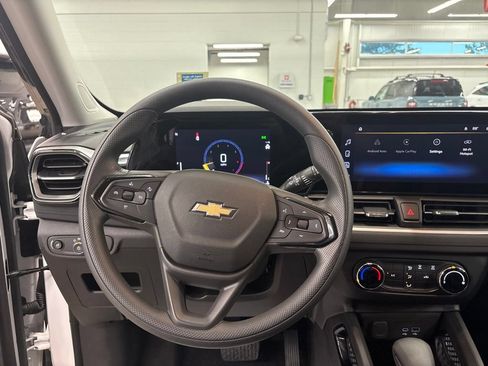 Used 2025 Chevrolet TrailBlazer LS w/ LS Convenience Package AWD/4WD image 7