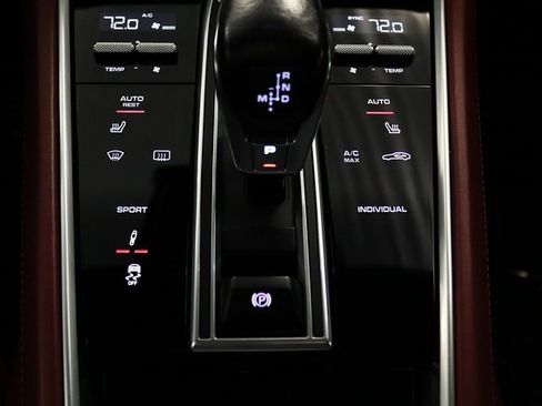 Used 2018 Porsche Panamera 4S image 28