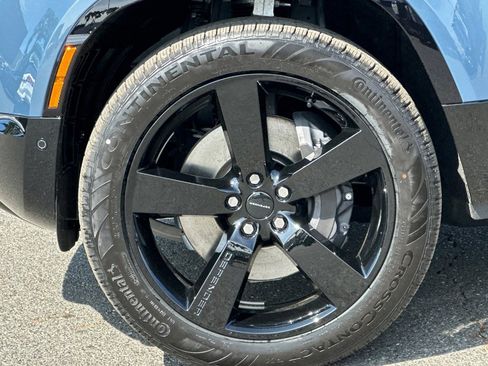 New 2026 Land Rover Defender 110 X-Dynamic SE image 13