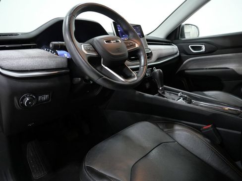 Used 2022 Jeep Compass Latitude w/ Sun and Sound Group AWD/4WD image 12